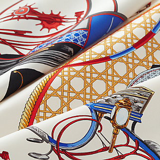 エルメス ツイリー LES VOITURES ATRANSFOEMSTION Les voitures a transformation forever scarf 90 | Hermès Canada